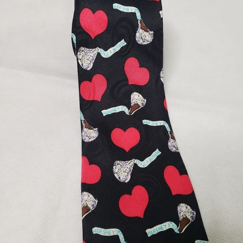 Addiction silk tie hearts and Hershey Kisses black red valentine